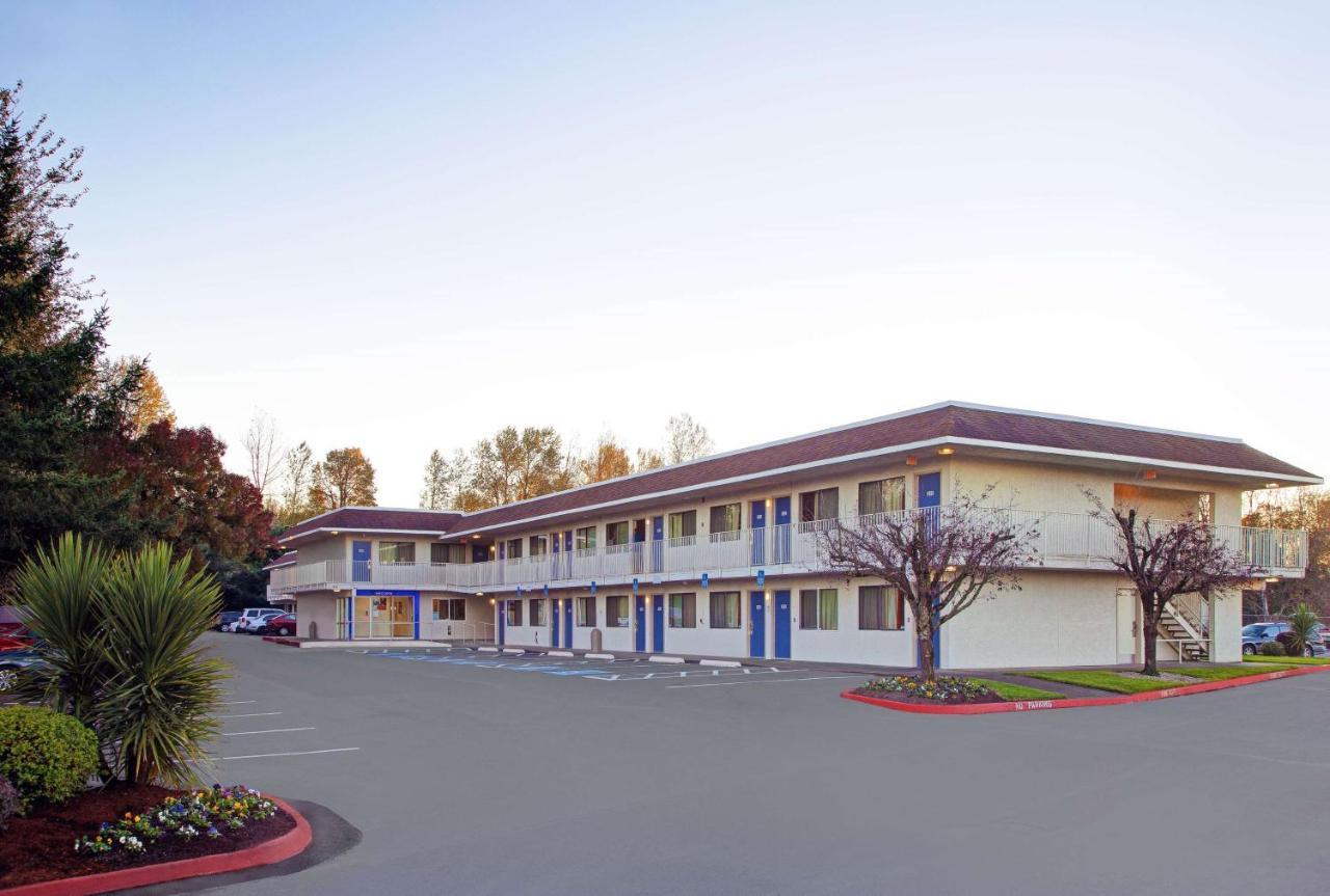 Motel 6-Troutdale, Or - Portland East Exterior photo