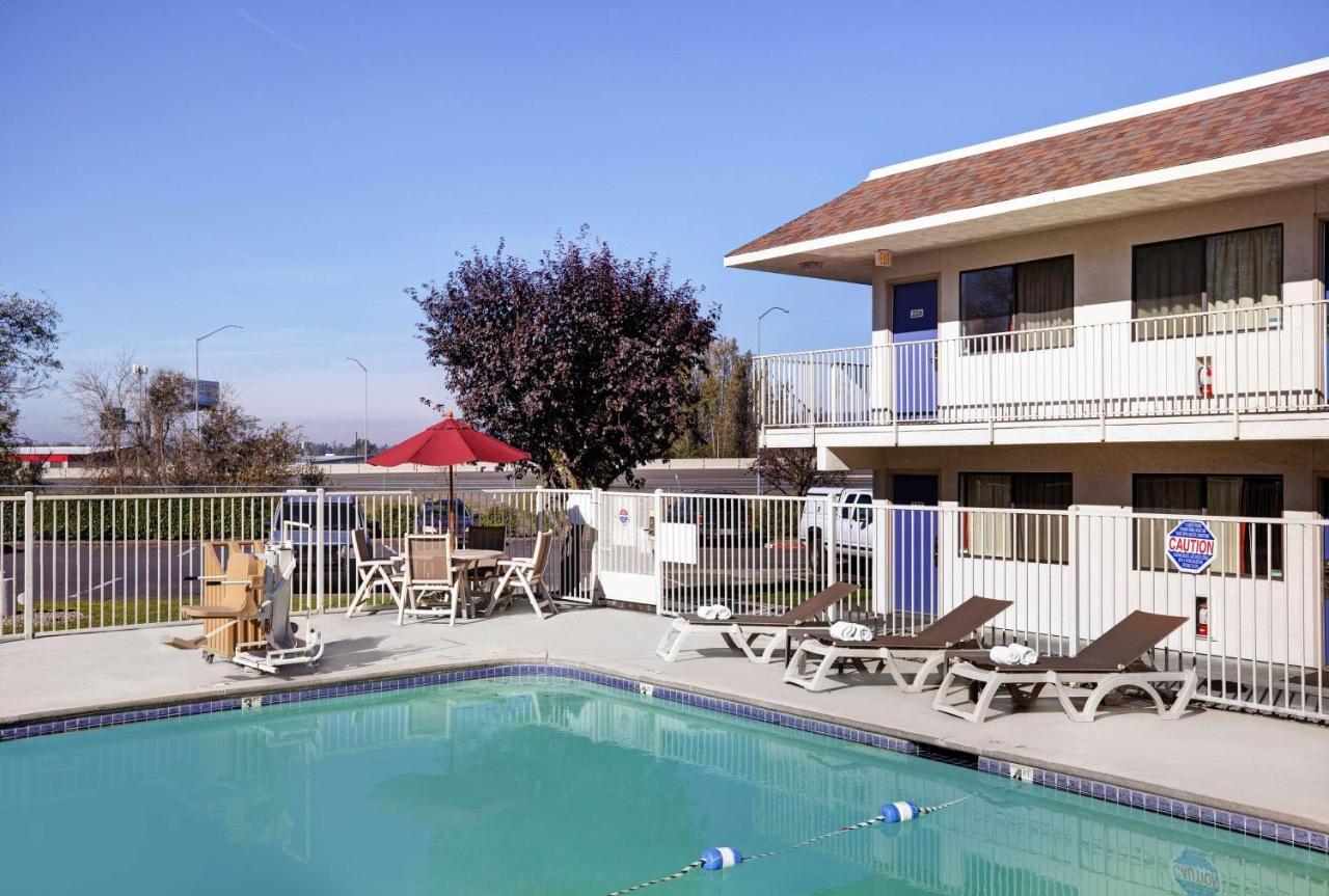Motel 6-Troutdale, Or - Portland East Exterior photo