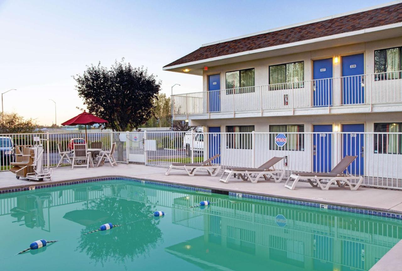Motel 6-Troutdale, Or - Portland East Exterior photo