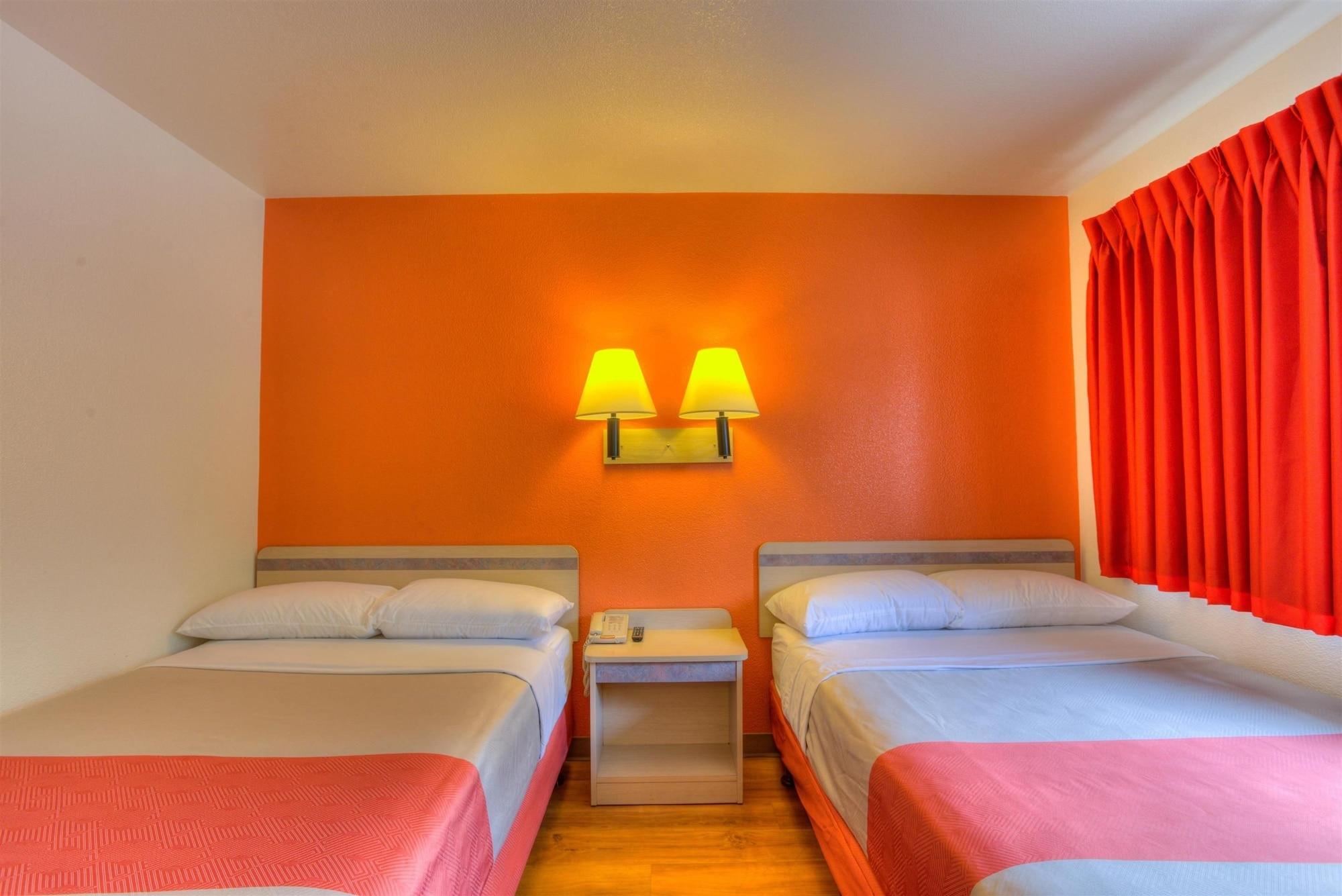 Motel 6-Troutdale, Or - Portland East Exterior photo