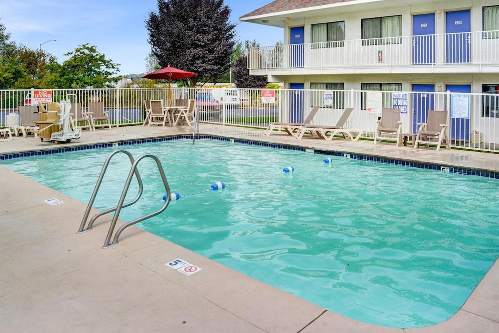 Motel 6-Troutdale, Or - Portland East Exterior photo